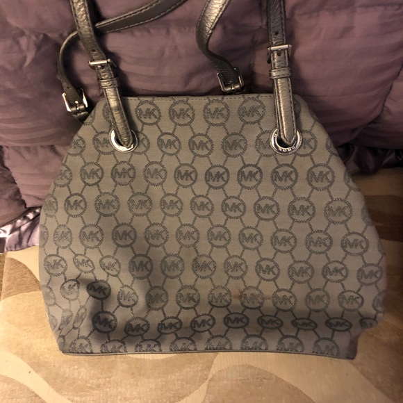 Purse - Picture 1 of 5